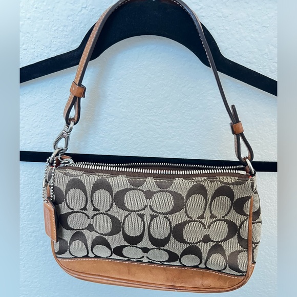 Authentic Coach Signature Pouchette - Picture 4 of 4